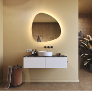 84x84 cm Unregelmäßig beleuchteter Spiegel, 84x84cm, Zweifarbig, Touch-Schalter, Heizmatte