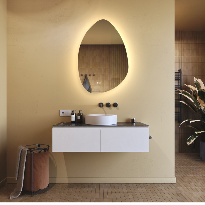 64x94 cm Unregelmäßiger Spiegel mit Beleuchtung, 64x94cm, Zweifarbig, Touch-Schalter, Heizmatte