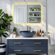 Abgerundeter LED-Spiegel – 60x80/80x60 cm in goldenem Aluminiumrahmen