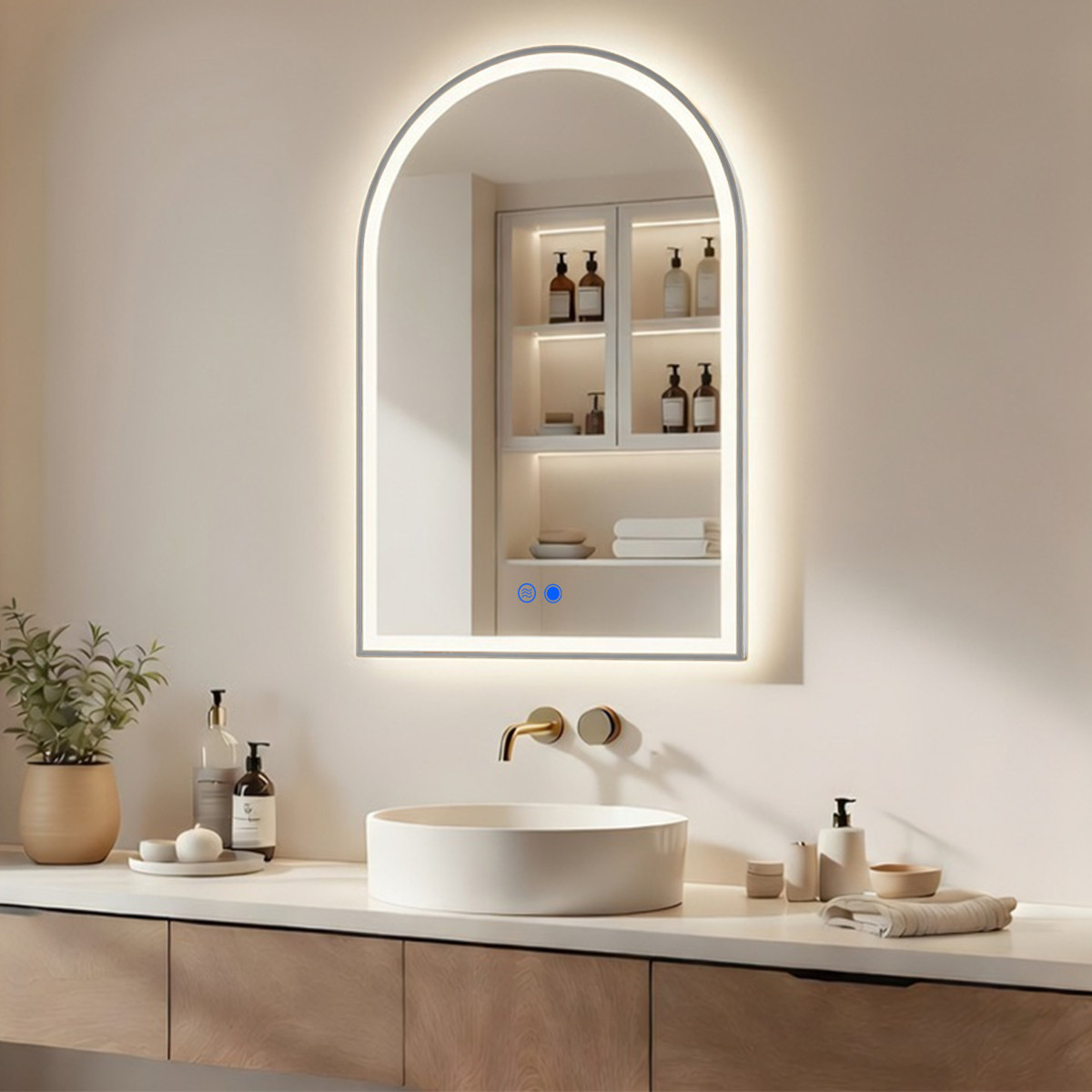 Unregelmäßiger Spiegel mit LED-Beleuchtung – 70 x 100 cm in silbernem Aluminiumrahmen