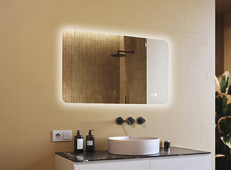 Spiegel mit abgerundeten Ecken